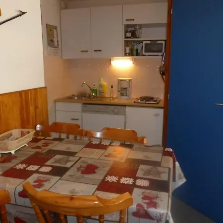 A Areches-beaufort Avec Terrasse, Piscine Et Parking, Ideal Pour 4 Personnes - Fr-1-342-139